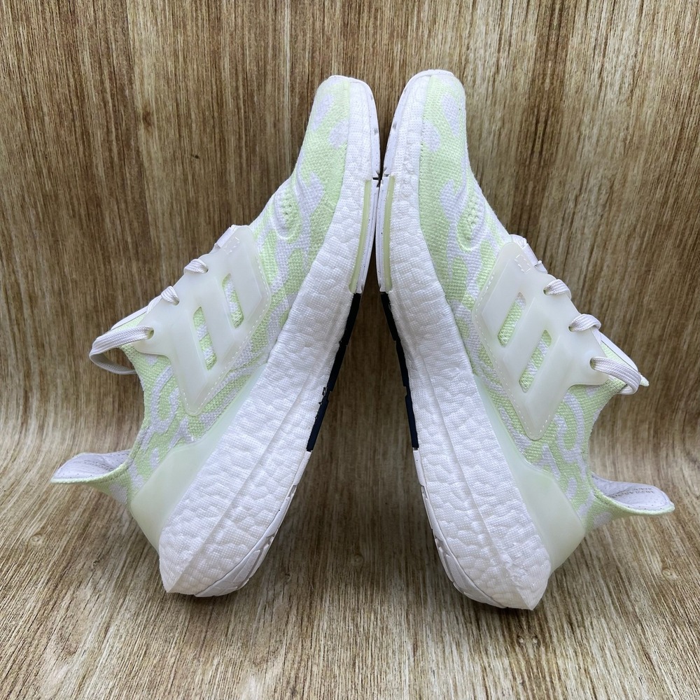 Adidas Ultraboost 22 Women's Size 7 Running Shoes Almost Lime Green White GX6302 - Picture 7 of 10